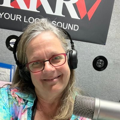 Host of the Morning Cafe @2RRR885 Wednesdays 7-9 am lover of music, gardening, cooking, reading, wine, chickens… 🥰 #kindnessmatters