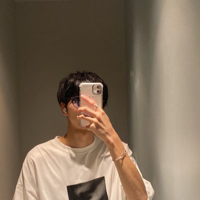 tomatogasuko's profile picture. 23 / 日常と服 / infj
