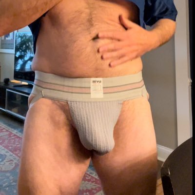 NSFW. 🔞. ALT account. 6’4” tall. Size 14 shoes, & Lumberjacky™️. He/him. Indiana & Chicago. 🌲🪓😈🍺🐾🏳️‍🌈🔝