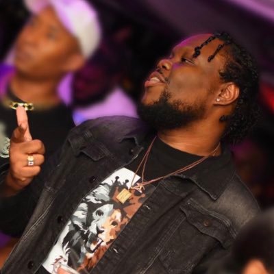 IG: @kingknigel I'm Nigel AKA Knigel Lover Not a Fighter I am part of the TMNT Community 🐢 Power