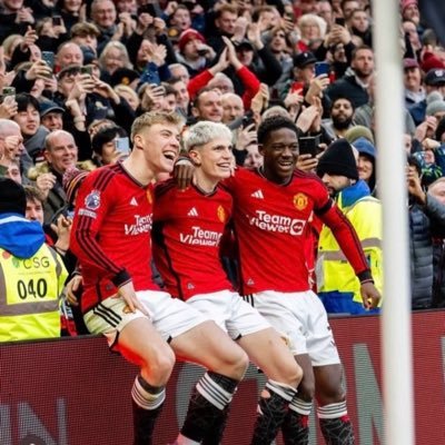 crofty_mufc's profile picture. It’s glory and honour the great man he said, there’s nothing on early like being a RED 🇾🇪