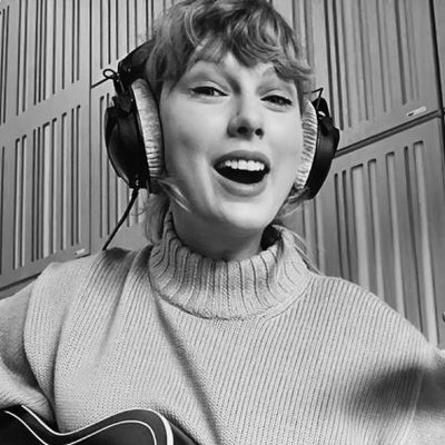 SulagnaMallik's profile picture. She/her
Thug story stan