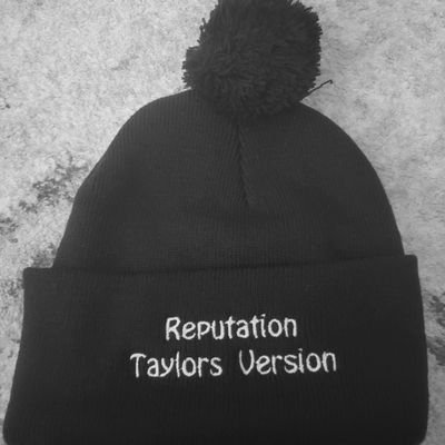 Taylor is My God
Jesus isn't God
Gamer🎮
Coffee Drinker☕
Longs for Company🙁
🎤Swiftee🎤
⚾Yankee & Baseball fan⚾
Predictions Become Expectations