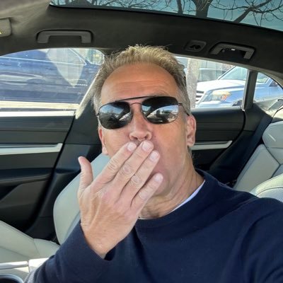 OscardeVries1's profile picture. Founder @oscarrazor. Father of 4, caffeine junkie, shaving aficionado. Found the balance between optimism and realism. Still looking for the work/life balance.