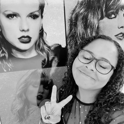 I’m only me when I’m with @taylorswift13 |  Tampa N1-3, MetLife N1, LA N6 | other account @angiecanmagic