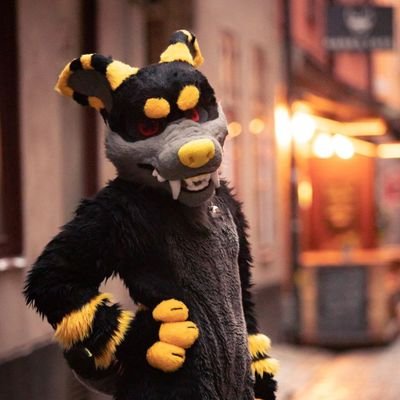 22 y/o furry always on new adventures!
im a fursuit maker! and I dance sometimes!