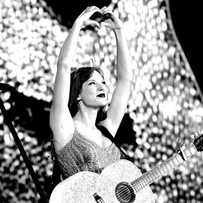 promisemethis14's profile picture. she/her | swiftie since 2006