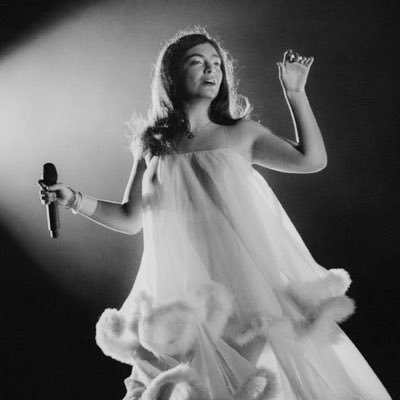 minthebyline's profile picture. It's like a kaleidoscope of memories... feeling 💋22