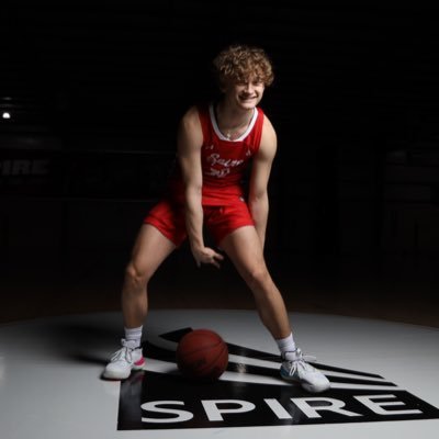 RileyMelvin3's profile picture. 6’2 Combo Guard • Centennial College MBB • C/o 2027