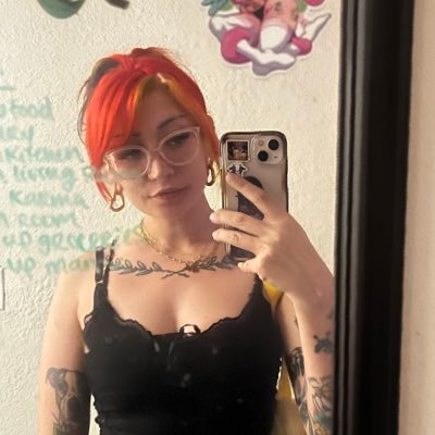 dancefoxiedance's profile picture. ☭ • they/them • arf arf!