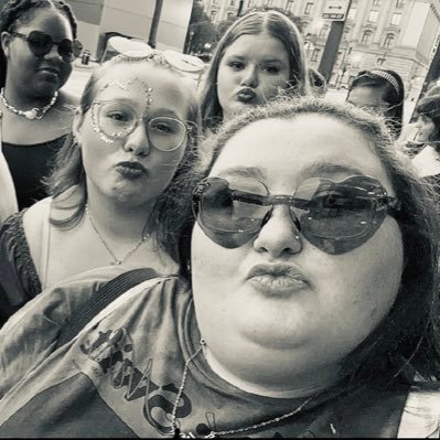 looking for swiftie friends in Maryland! Taylor fan since fearless swiftie since Speak Now 27 years young. RAH💍 💚💛💜❤️🩵🖤🩷🩶🤎💙🤍