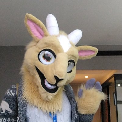 ✨New to Twitter/X!✨
Currently suiting as Mulberry the Goat, just back from Scotia🐐🏴
🇬🇧UK 🐶Fursuiter & Maker 🌸Shy but trying to socialize more!
