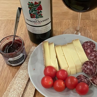 EgonLarsson's profile picture. Tvåbarnsfar och programmerare. För att vara tydlig, jag följer olika personer för att läsa olika åsikter, men kalla mig idiot pga det så avföljer jag.