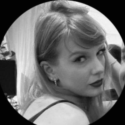 moonlitswimmin's profile picture. being this young is art