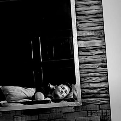 Seems to have a good sense of humor.
-Temporalmente-.