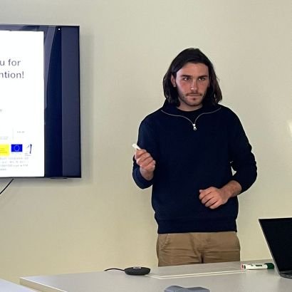 pgaraz9's profile picture. PhD student in the University of the Basque Country. Interested in novel superconducting architectures and quantum control | @NquireC | @upvehu