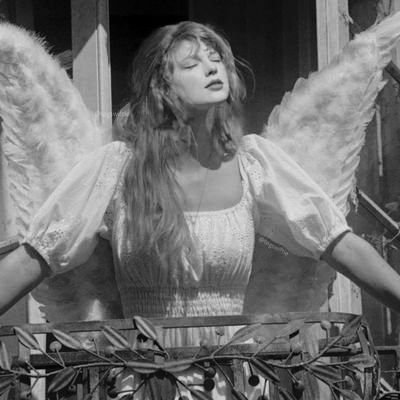 togswiftie's profile picture. she/her
Artist of the decade stan🕊️
silmakirjalik düsgraaf