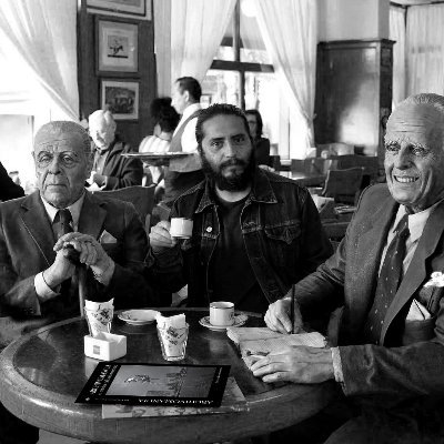 Vaporkamayoc's profile picture. “Cada nuevo medio es una máquina para la producción de fantasmas”.