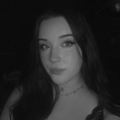 “made by love” || 21 y/o canadian cozy variety streamer  @circesmp