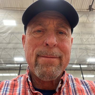 illiniearl's profile picture. Retired