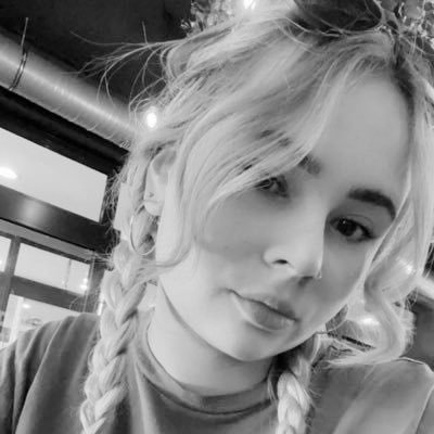 isamnde's profile picture. it’s me, hi, i‘m the problem