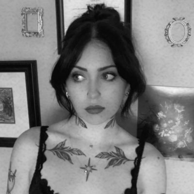 magickalmack's profile picture. 21 🌙✨ she/her