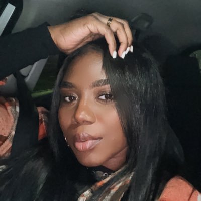 Shadeerah_'s profile picture. 