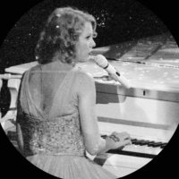 renu ⸆⸉ poeta torturada🇦🇷 (@us13tswft) 's Twitter Profile