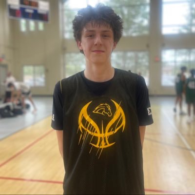 Metea Valley HS basketball || Meanstreets EYBL Ⓜ️ || C/O 2025 || 6’8 || G/F || 4.0 GPA