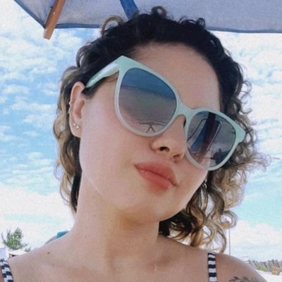 ApenasUmaJuh's profile picture. “ Feche os olhos e enxergue com a alma. ”