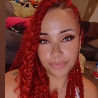 HoneeyHazzel's profile picture. A fine ass mom 💕 Loc’d goddess 🌱- 81 locs 🤎