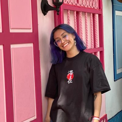 oluu soy val, creadora de contenido, cosplayer y streamer aquí pongo de todo un poco y me desahogo🫶🏻
