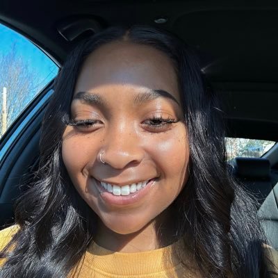 sydniealexandr1's profile picture. ncat’24💙💛 ig: _sydniealexandra_