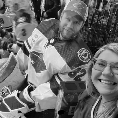 MeganKneezle's profile picture. “I cry a lot, but I am so productive. it’s an art”