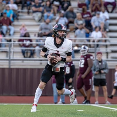 Jeremiah 29:11 BHS ‘24 6’ 165 lb ATH 4.17 GPA District 5-5A Honorable Mention 🏈⚽️1st Team Academic All-State 🏈⚽️ NCAA ID# 2208651292 cadenred25@icloud.com