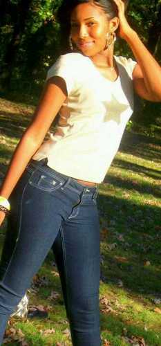 hey im saray :) im 15 years old what about u?