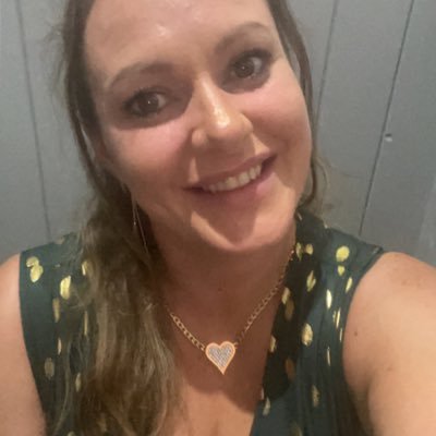 lauramc9's profile picture. Wife & Mom, Pole Fit enthusiast 🤸🏻‍♂️ Jiu Jitsu Beginner 🥋