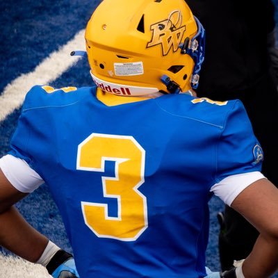 AG2G | Barrow AK ❄️ | #3 | RB/LB | 5’10 190lbs | 4.0 GPA | gd.ortilla@gmail.com | 💙💛