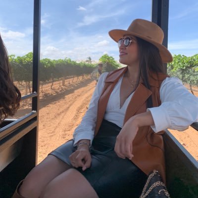 hernandezrocio's profile picture. Trying not to think so much 💫