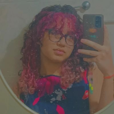 Ela/Dela – INFP ◌ Corvina ◌ ARTISTA ◌ Musicista ◌ Dançarina ◌ Cheia de Hobbies.