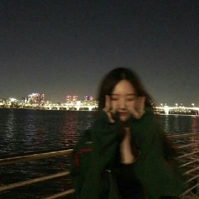 unloviie's profile picture. order netflix? https://t.co/fvaoHol3fo