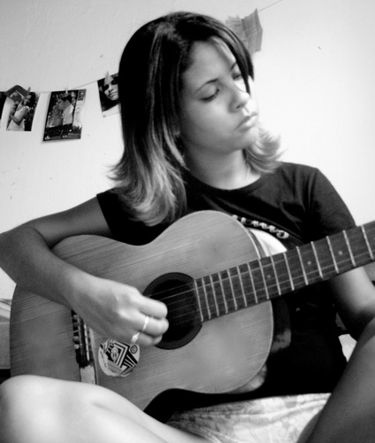 Claudinha_Lee's profile picture. Pensa numa pessoa ciumenta, dramática, estranha, ás vezes chata, teimosa, difícil de entender, feliz e infeliz. Pensou? Então, sou eu... =D