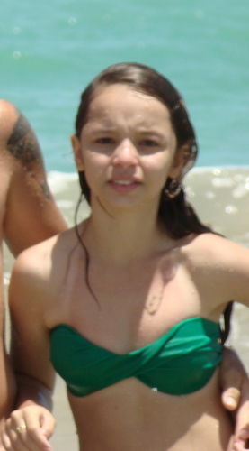 Resgate suas forças e se sinta bem, rompendo a sombra da própria loucura. Cuide de quem corre do seu lado e quem te quer bem.. Essa é a coisa mais pura...