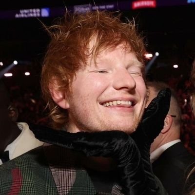 in this account we stan Evelyn Hugo and love Ed Sheeran