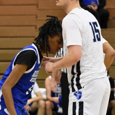 @z0skii MDIP🕊 Tarzan🕊️ HolyCross '22🎒 LWC Commit🥷🏽💙 5'10 Playmaking Guard🫣