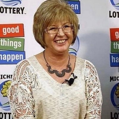 I’m Julie leach the Detroit Michigan. Am the powerball winner of $310,500,000 I’m giving out $100,000 to my first 3k followers to help need & poor Dm