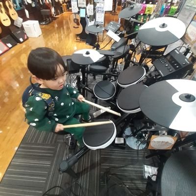 令和6年度の中小企業診断士試験受験。勉強仲間として情報交換をでたきらと思います。
保有資格:簿記3級、FP2級、漢検2級、中学校教諭第一種(美術)、高等学校教諭第一種(美術)