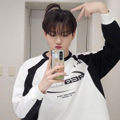 TREASURE💎คือ *สมบัติ* ล้ำค่า
เป็นแม่ของ🐮🐮
เป็นแม่ปลอมๆของ🐨🐨
เป็นแม่ยายของ🦙🦙
เป็นแฟนของ🐼🐼