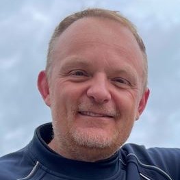 Dislocated Lancastrian & lover of Lakeland Fells & Dales. Husband of 1, dad of 2, school governor, junior rugby & cricket coach. MTB Newbie. All views my own.