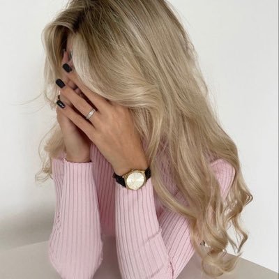 Lyricalbook18's profile picture. Bardziej i mniej mądry wpisy #BlackLies | #RedLies | #WhiteLies | #PapierowePLT